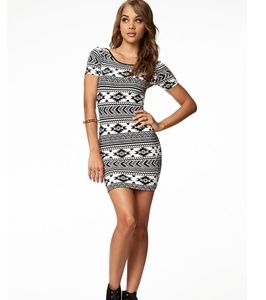 Geometric Black and White with sleeves Mini Dress